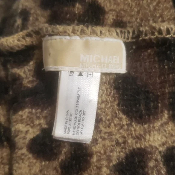 MICHAEL KORS INFINITY SCARF - Picture 4 of 7
